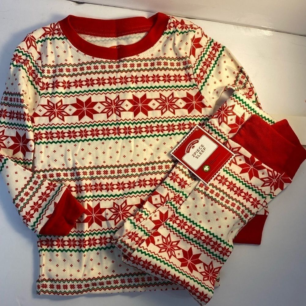 NWT unisex toddlers two-piece Christmas pajamas